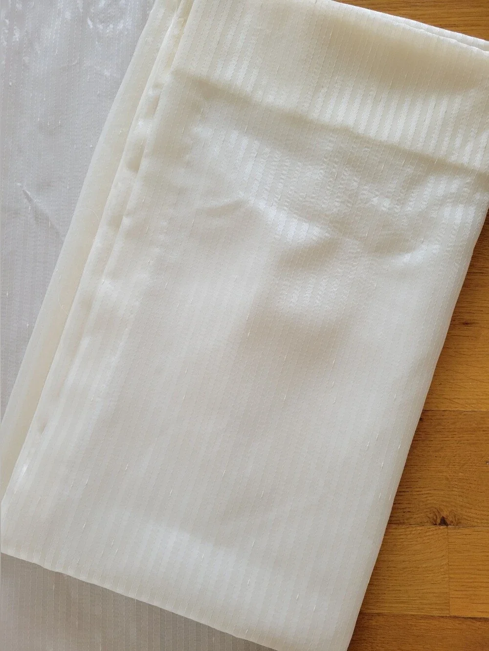 Set of two curtains